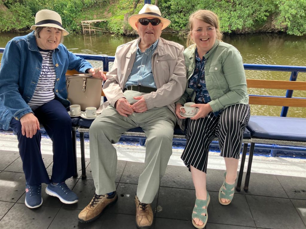 Happy families on the Stourport trip